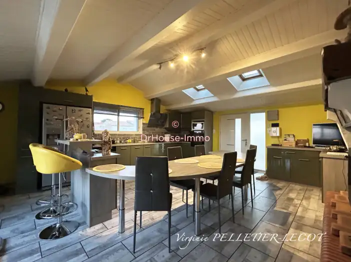 Maison 3 pièces de 111 m² - Vouillé-les-Marais (85450)