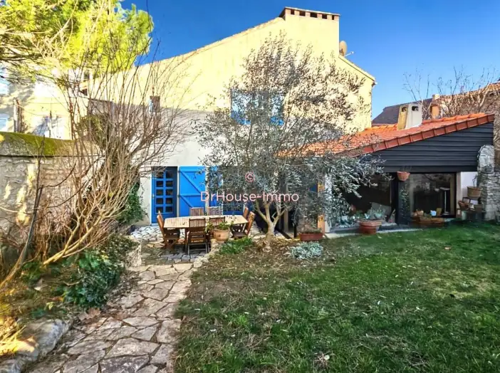 Maison 7 pièces de 232 m² - Gannat (03800)