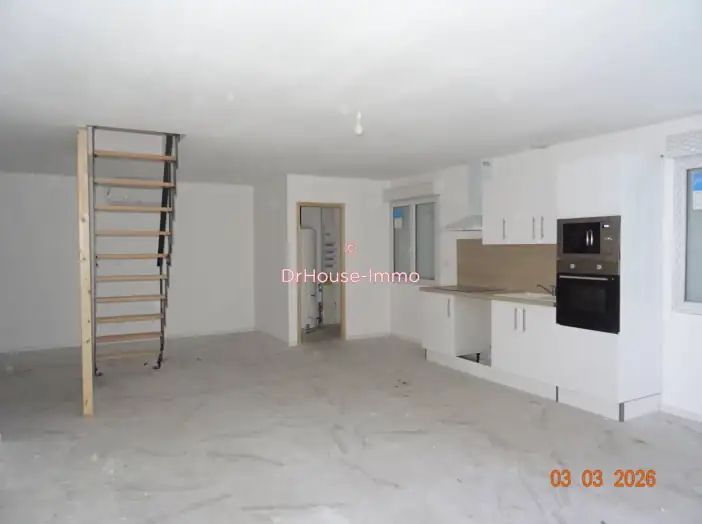 Maison 4 pièces de 81 m² - Saint-Savin (33920)