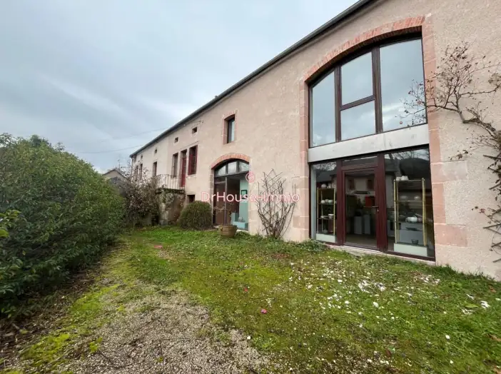 Maison 7 pièces de 350 m² - Anost (71550)