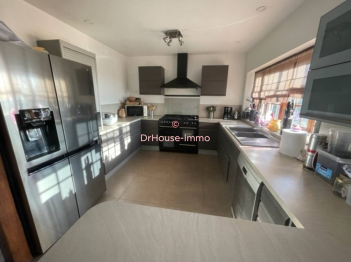 Maison de 275m² - 9 pièces