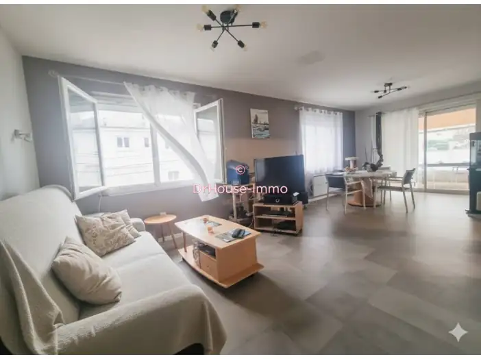 Maison 7 pièces de 150 m² - Luc-la-Primaube (12450)