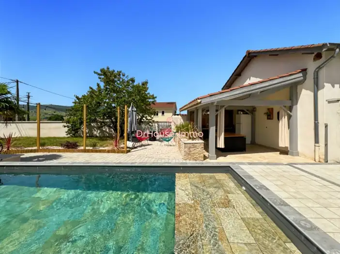 Maison 5 pièces de 175 m² - Salles-Arbuissonnas-en-Beaujolais (69460)