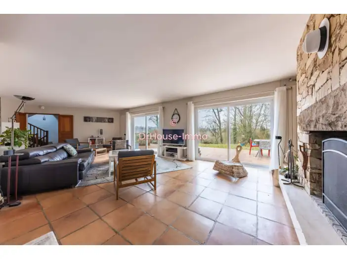 Maison 8 pièces de 212 m² - Septeuil (78790)