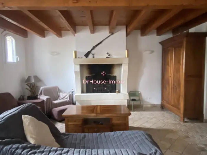 Maison 4 pièces de 103 m² - Saintes-Maries-de-la-Mer (13460)