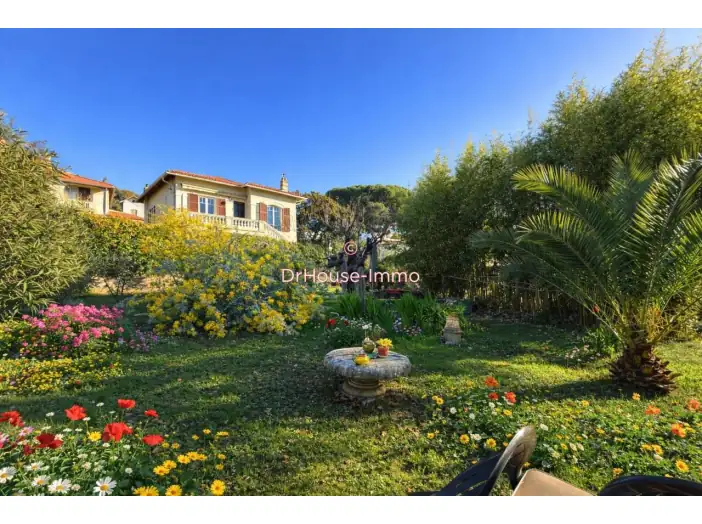 Maison 4 pièces de 70 m² - Cagnes-sur-Mer (06800)