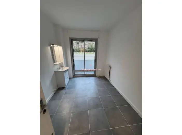 Appartement 1 pièce de 9 m² - Marseille (13008)