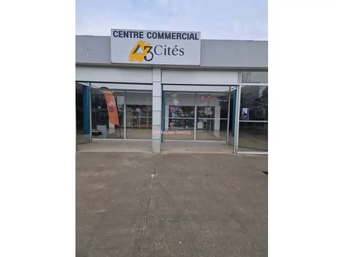 Commerce 2 pièces de 96 m² - Poitiers (86000)
