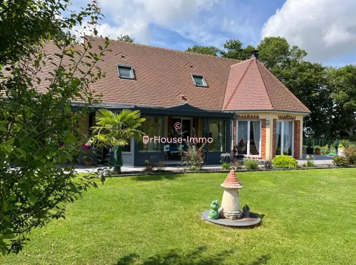 Maison 7 pièces de 240 m² - Grangues (14160)