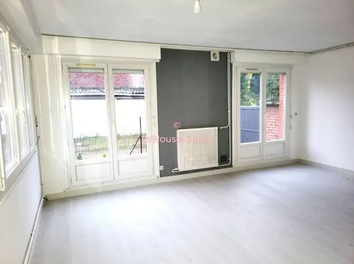 Immeuble 9 pièces de 180 m² - Ronchin (59790)