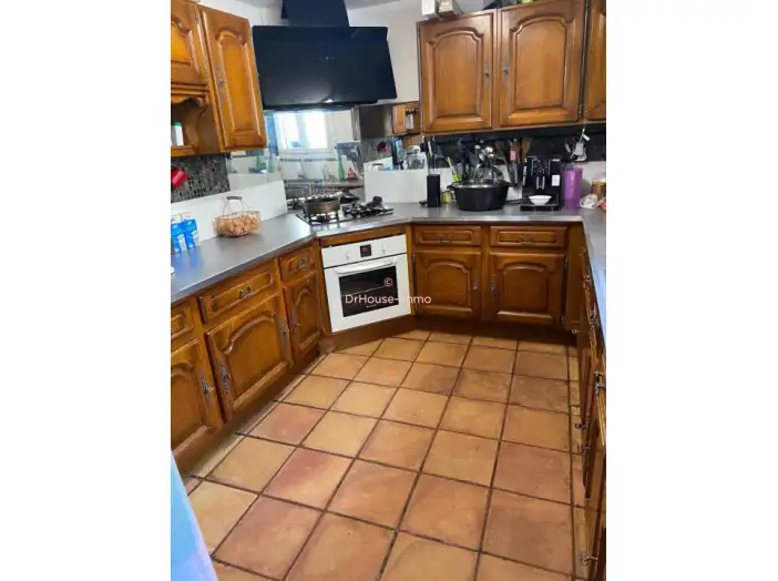 Maison 7 pièces de 210 m² - La Réole (33190)