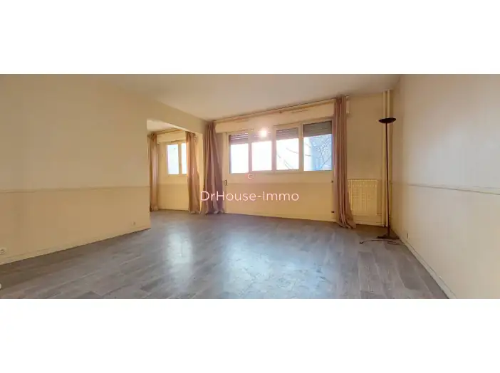 Appartement 3 pièces de 67 m² - Paris (75019)