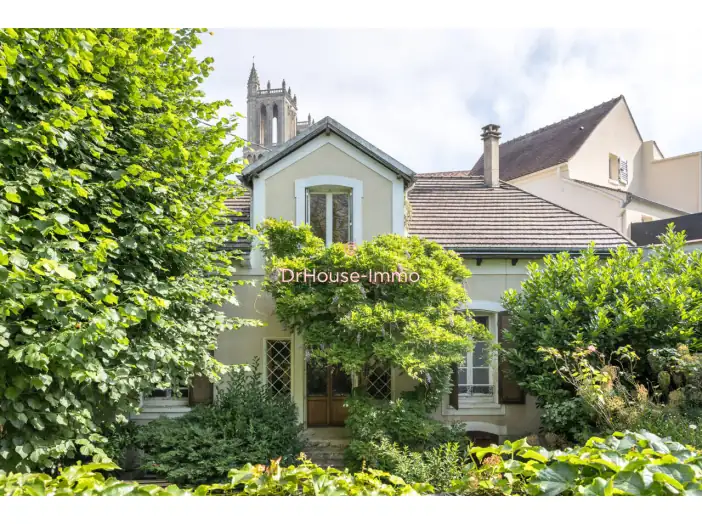 Maison 8 pièces de 160 m² - Mantes-la-Jolie (78200)