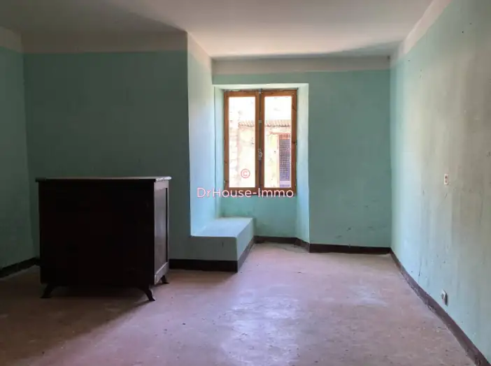 Maison 7 pièces de 164 m² - Moriez (04170)