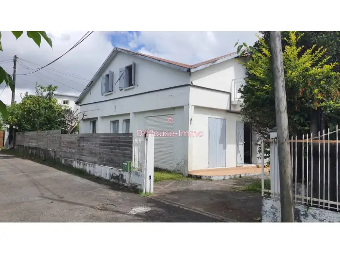 Maison 6 pièces de 100 m² - Tampon (97430)