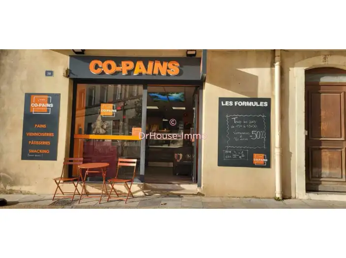Commerce 2 pièces de 80 m² - Nîmes (30900)