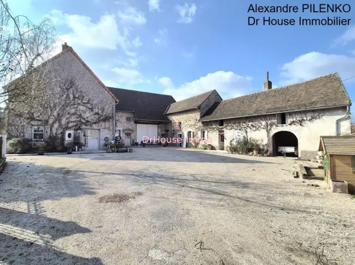 Maison 10 pièces de 313 m² - Chalon-sur-Saône (71100)