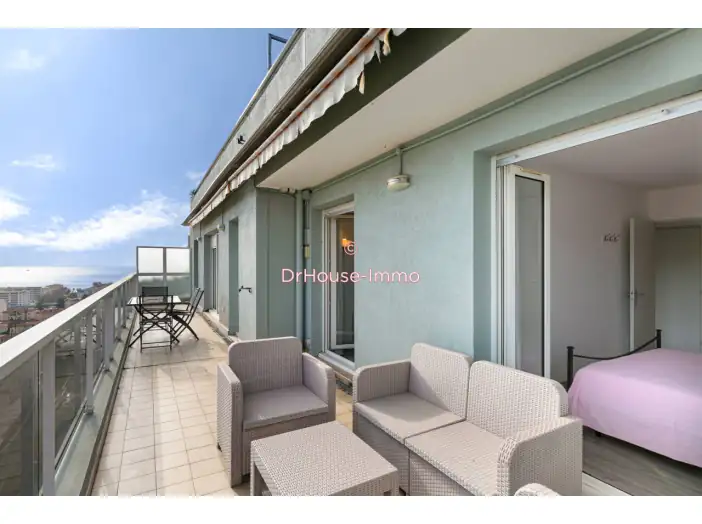 Appartement 4 pièces de 83 m² - Nice (06200)