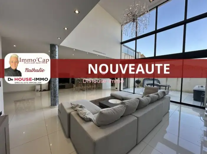 Maison 6 pièces de 206 m² - Vias (34450)