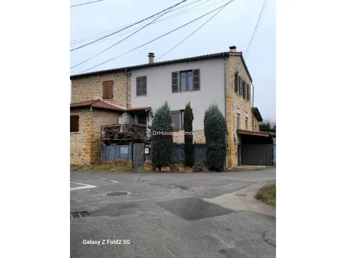 Maison 3 pièces de 83 m² - Nuelles (69210)