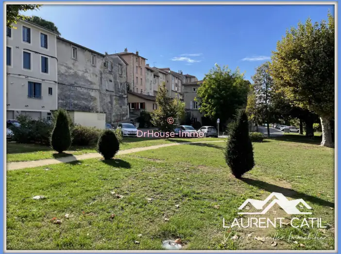 Maison 6 pièces de 203 m² - Bourg-de-Péage (26300)