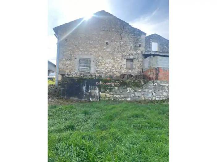 Maison 1 pièce de 180 m² - Saint-Salvy (47360)