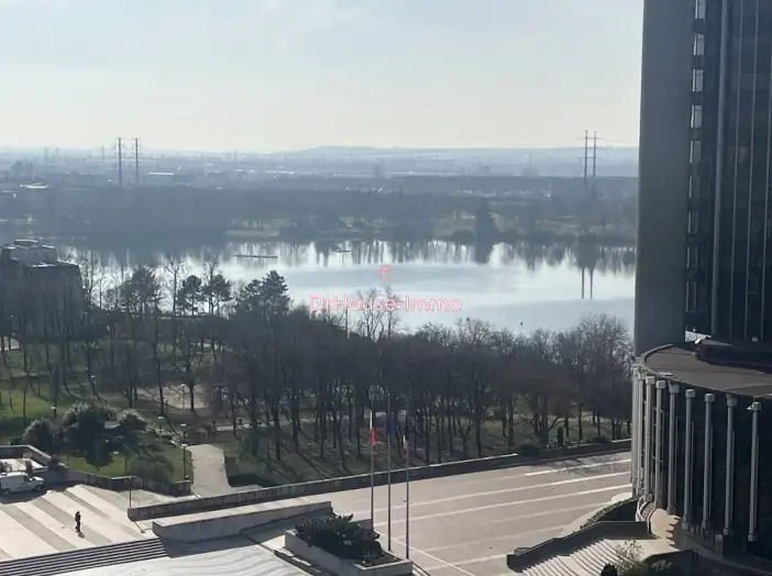 Image des la section Servies