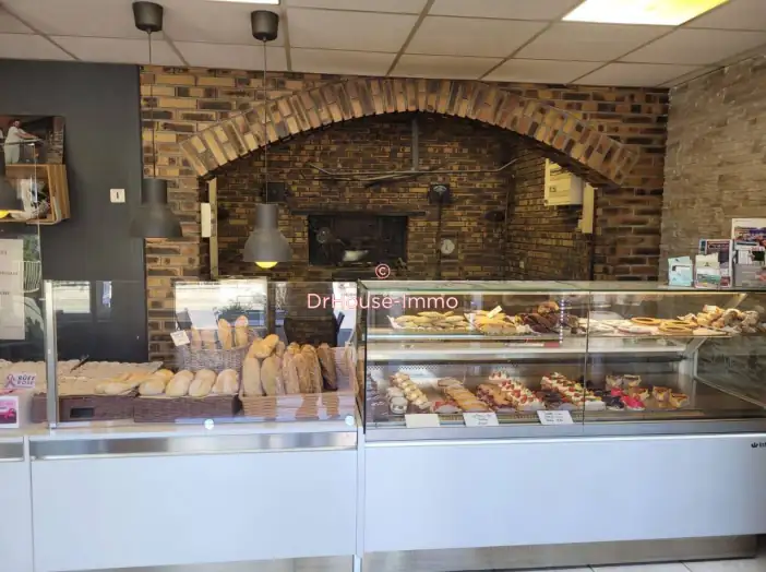 Commerce 3 pièces de 120 m² - Châteauneuf-les-Martigues (13220)