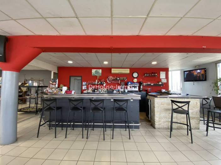 Commerce de 550m² - 24 pièces
