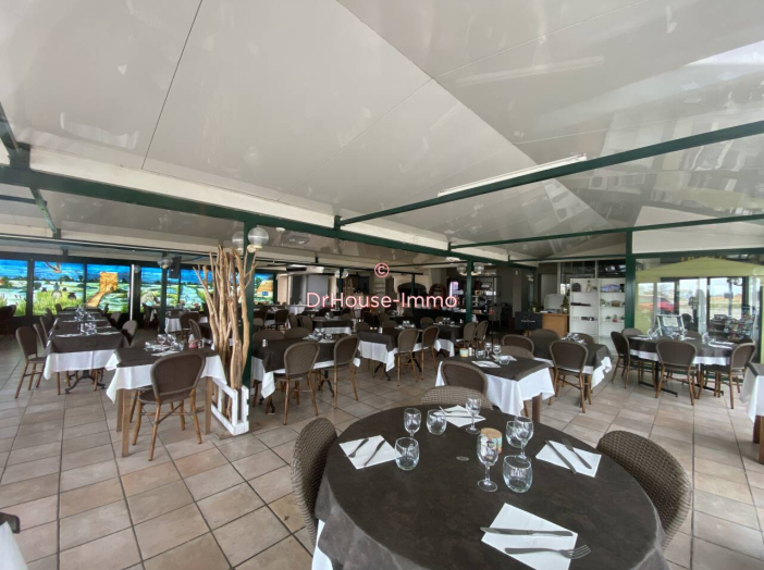 Commerce de 550m² - 24 pièces