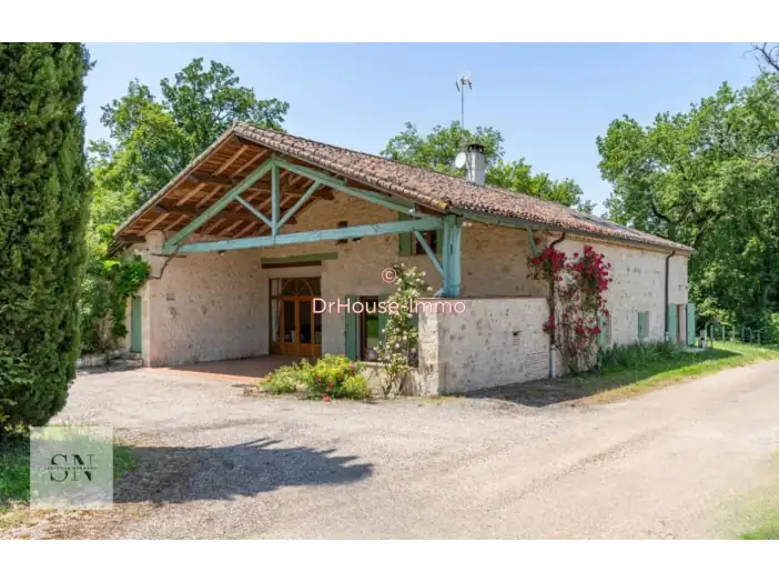 Maison 8 pièces de 221 m² - Dolmayrac (47110)