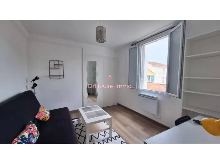 Appartement 1 pièce de 20 m² - Toulon (83000)