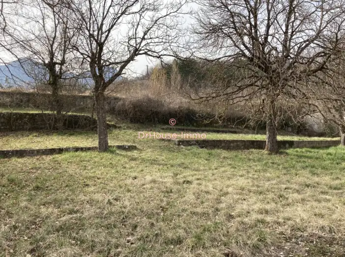 Terrain de 616 m² - Castellane (04120)