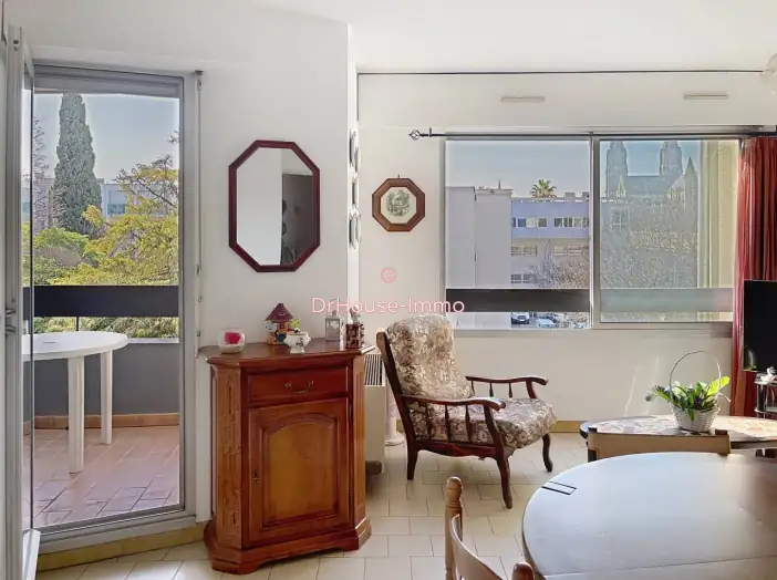 Appartement 2 pièces de 53 m² - Nîmes (30000)