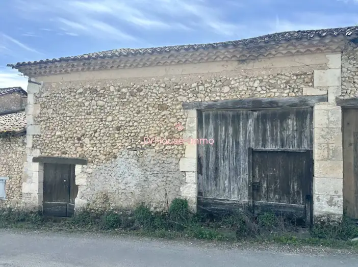 Maison 1 pièce de 70 m² - Saint-Astier (24110)