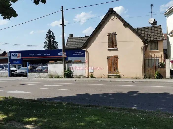 Immeuble 5 pièces de 145 m² - Troyes (10000)