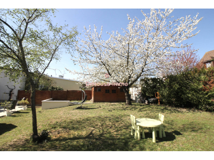 Maison de 225m² - 10 pièces