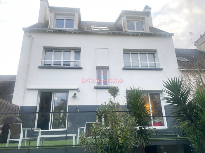 Maison de 200m² - 8 pièces