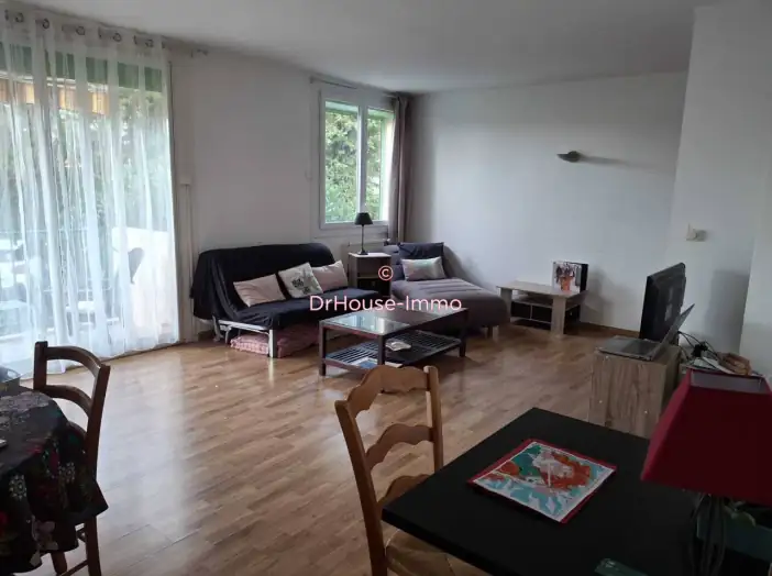 Appartement 4 pièces de 91 m² - Alès (30100)