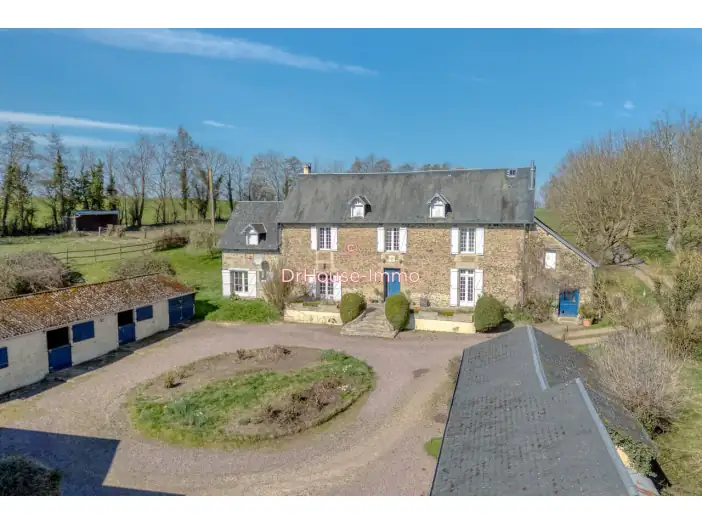 Maison 6 pièces de 195 m² - Cahagnes (14240)