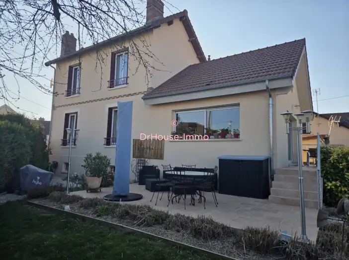 Maison 6 pièces de 136 m² - Noës-près-Troyes (10420)