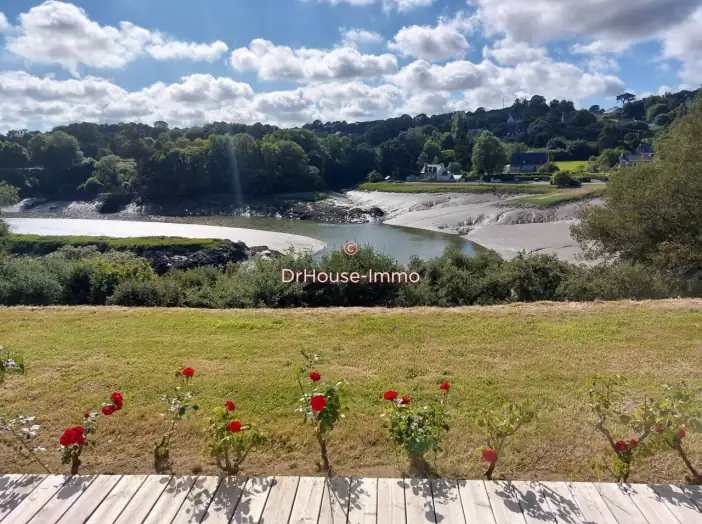 Maison 5 pièces de 165 m² - Plouguiel (22220)