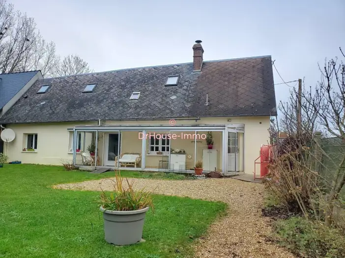 Maison 4 pièces de 94 m² - Montigny-le-Chartif (28120)