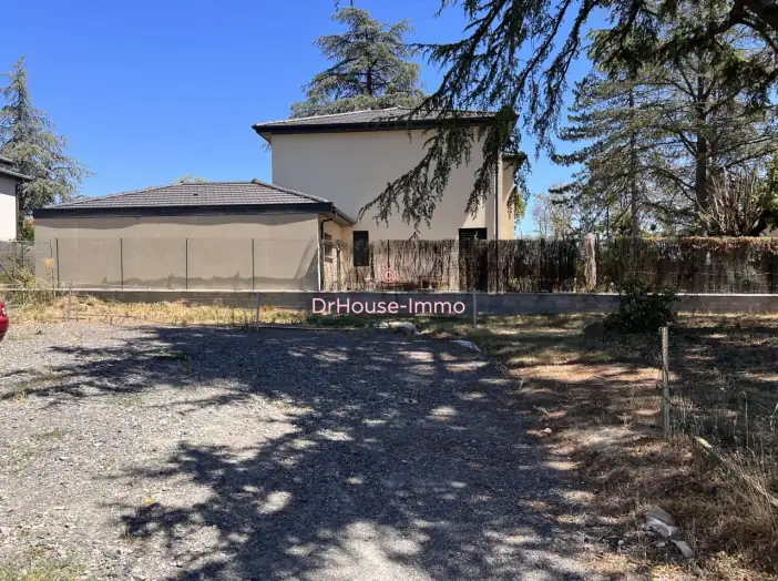 Maison 6 pièces de 130 m² - Écully (69130)