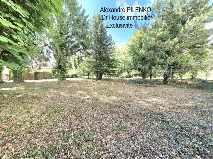 Terrain de 687m²