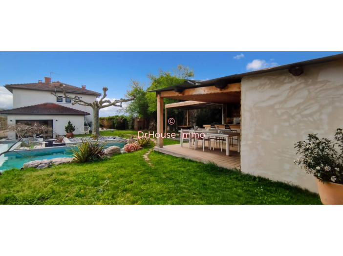 Maison 6 pièces de 150 m² - Saint-Bernard (01600)