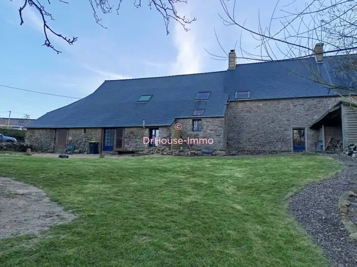 Maison 7 pièces de 190 m² - Louvigné-du-Désert (35420)