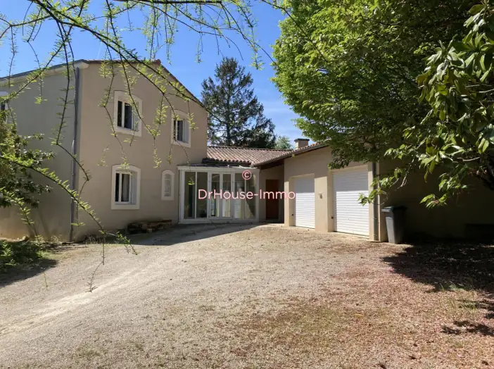 Maison 7 pièces de 280 m² - Ligugé (86240)