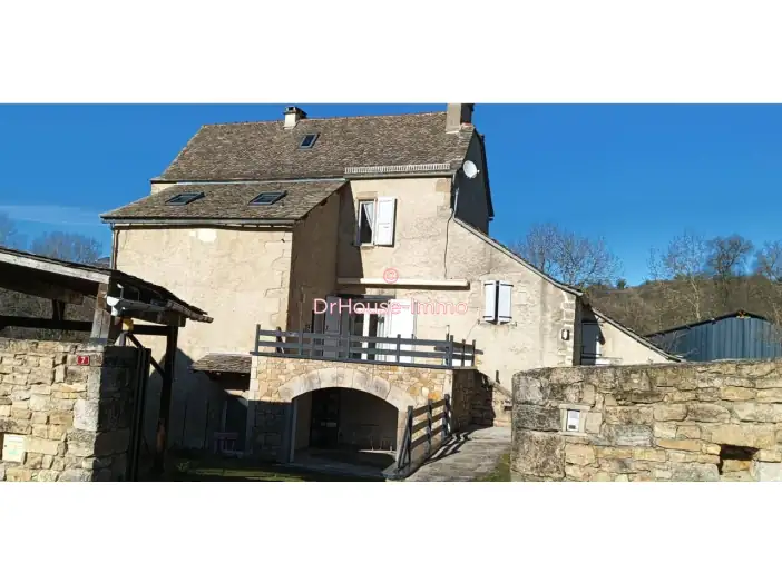 Maison 9 pièces de 210 m² - Sainte-Radegonde (12850)