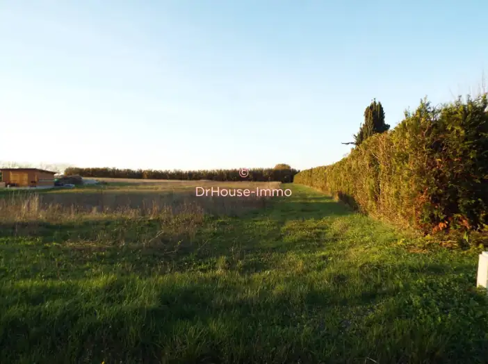 Terrain de 5 632 m² - Cognac (16100)